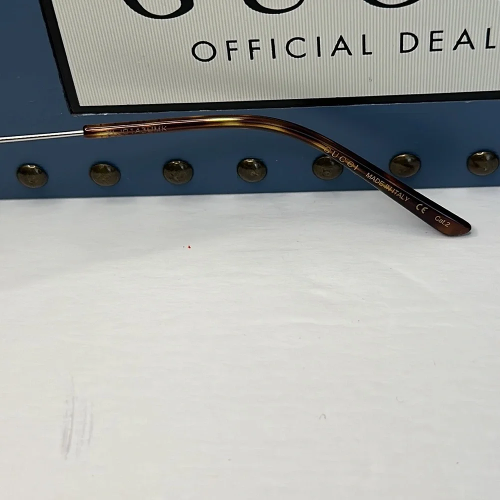 Authentic Gucci Eyewear GG1048s 004 round frame sunglasses